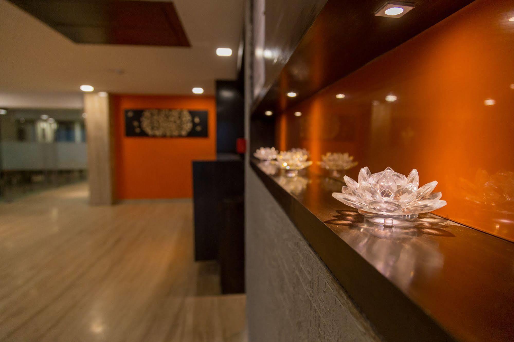 Ahmedabad Vastrapur Hotel Kültér fotó